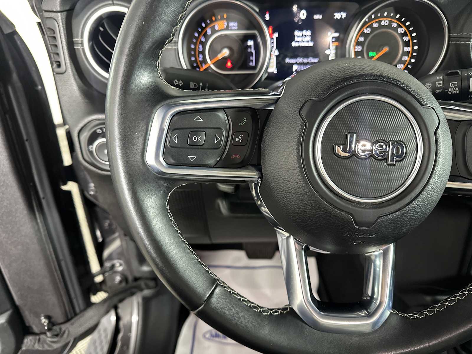 Used 2020 Jeep Wrangler Unlimited Sahara image 44