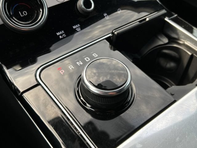 Used 2019 Land Rover Range Rover Velar R-Dynamic SE AWD/4WD image 50
