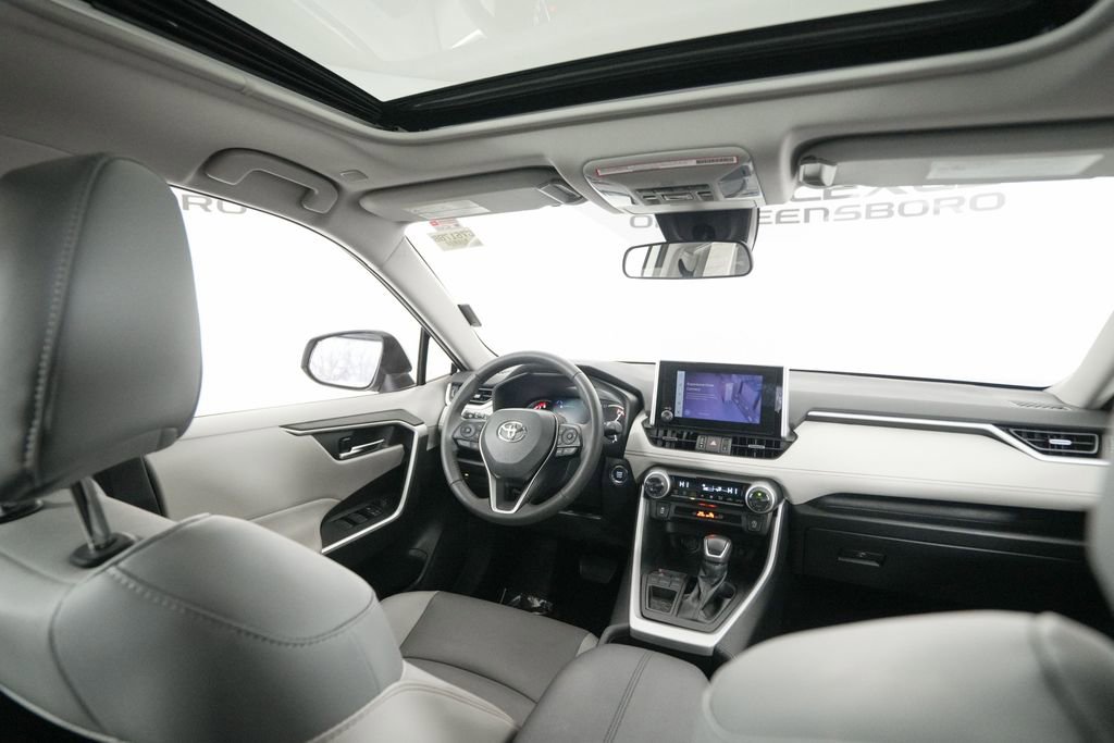 Used 2023 Toyota RAV4 XLE Premium image 16