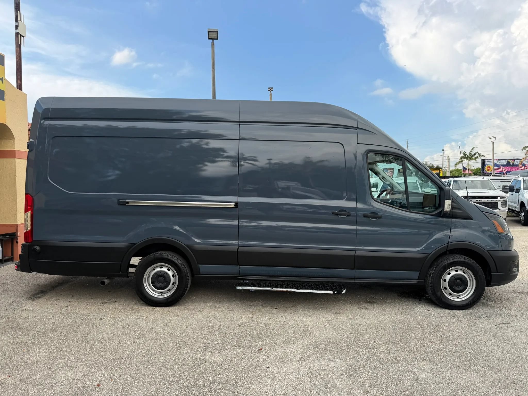 Used 2020 Ford Transit 250 148 High Roof Extended RWD image 7