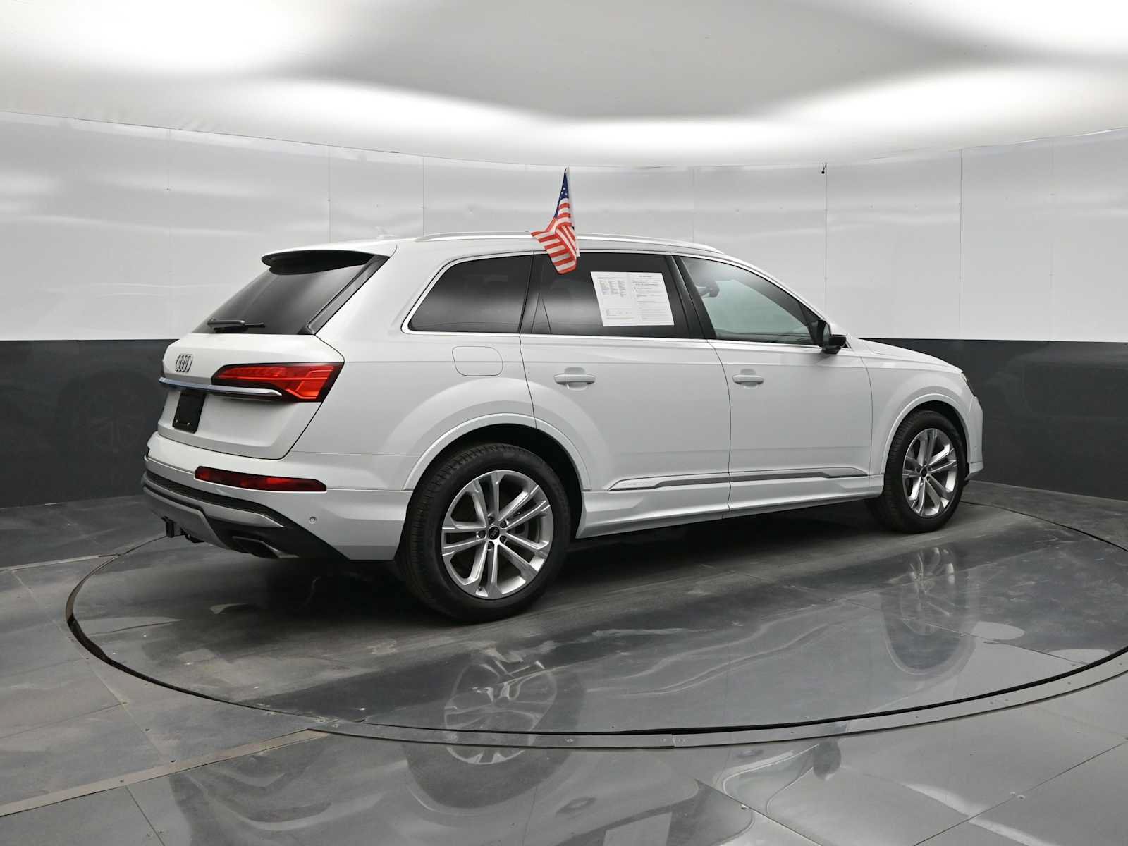 Used 2025 Audi Q7 3.0T Prestige w/ Prestige Package AWD/4WD image 8