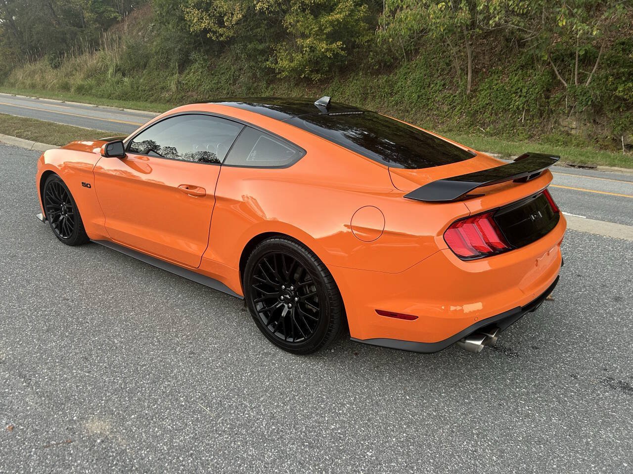 Used 2020 Ford Mustang GT w/ Black Accent Package RWD image 4