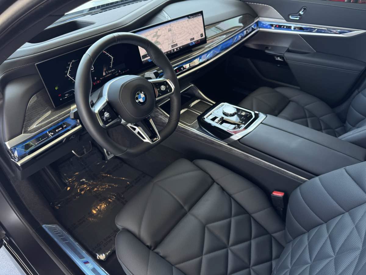 Used 2026 BMW 740i w/ Premium Package RWD image 14