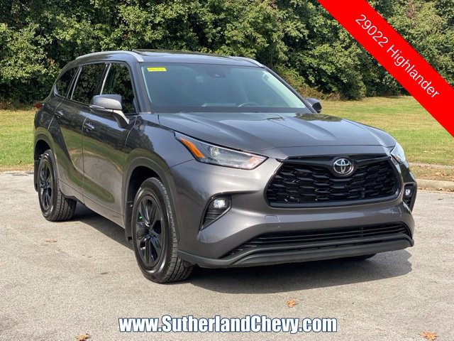 Used 2022 Toyota Highlander XLE AWD/4WD image 1