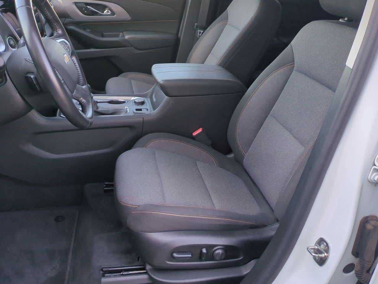 Used 2021 Chevrolet Traverse LT AWD/4WD image 14