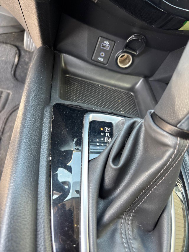 Used 2017 Nissan Rogue SV w/ Midnight Edition image 14