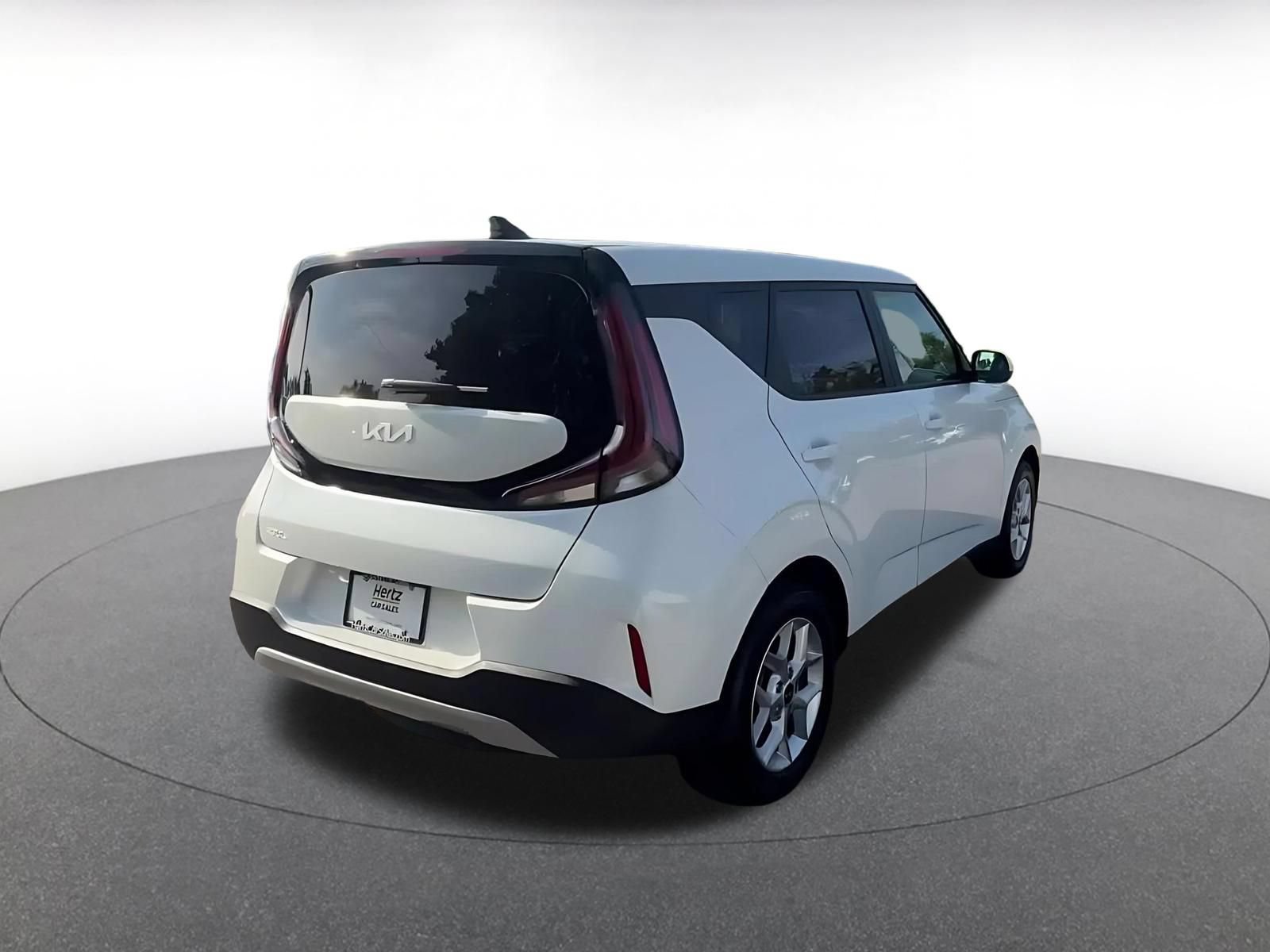 Used 2025 Kia Soul LX w/ LX Technology Package FWD image 14