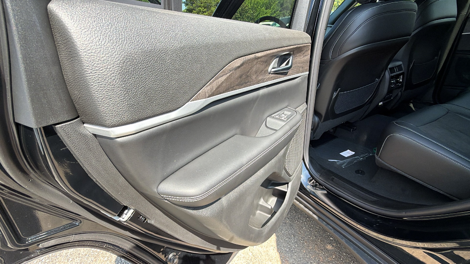 New 2026 Jeep Grand Cherokee Altitude AWD/4WD image 19
