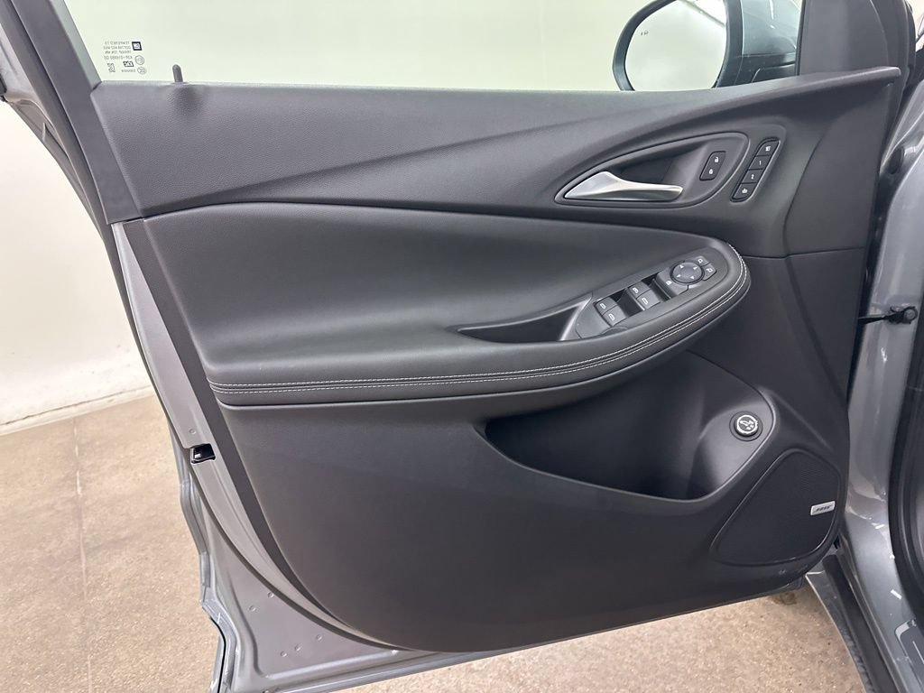New 2026 Buick Encore GX Avenir w/ Avenir Technology Package AWD/4WD image 31