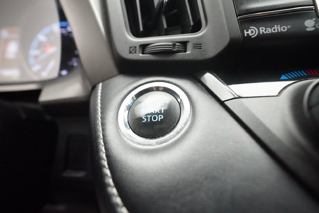 Used 2018 Toyota RAV4 XLE w/ Plus Extra Value Package AWD/4WD image 29