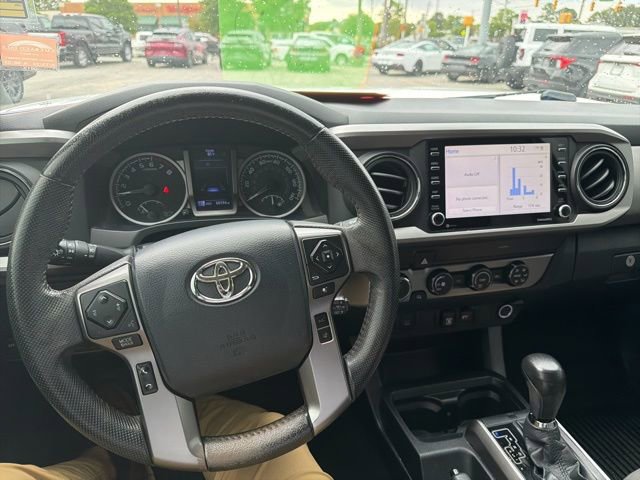 Used 2020 Toyota Tacoma SR5 AWD/4WD image 12