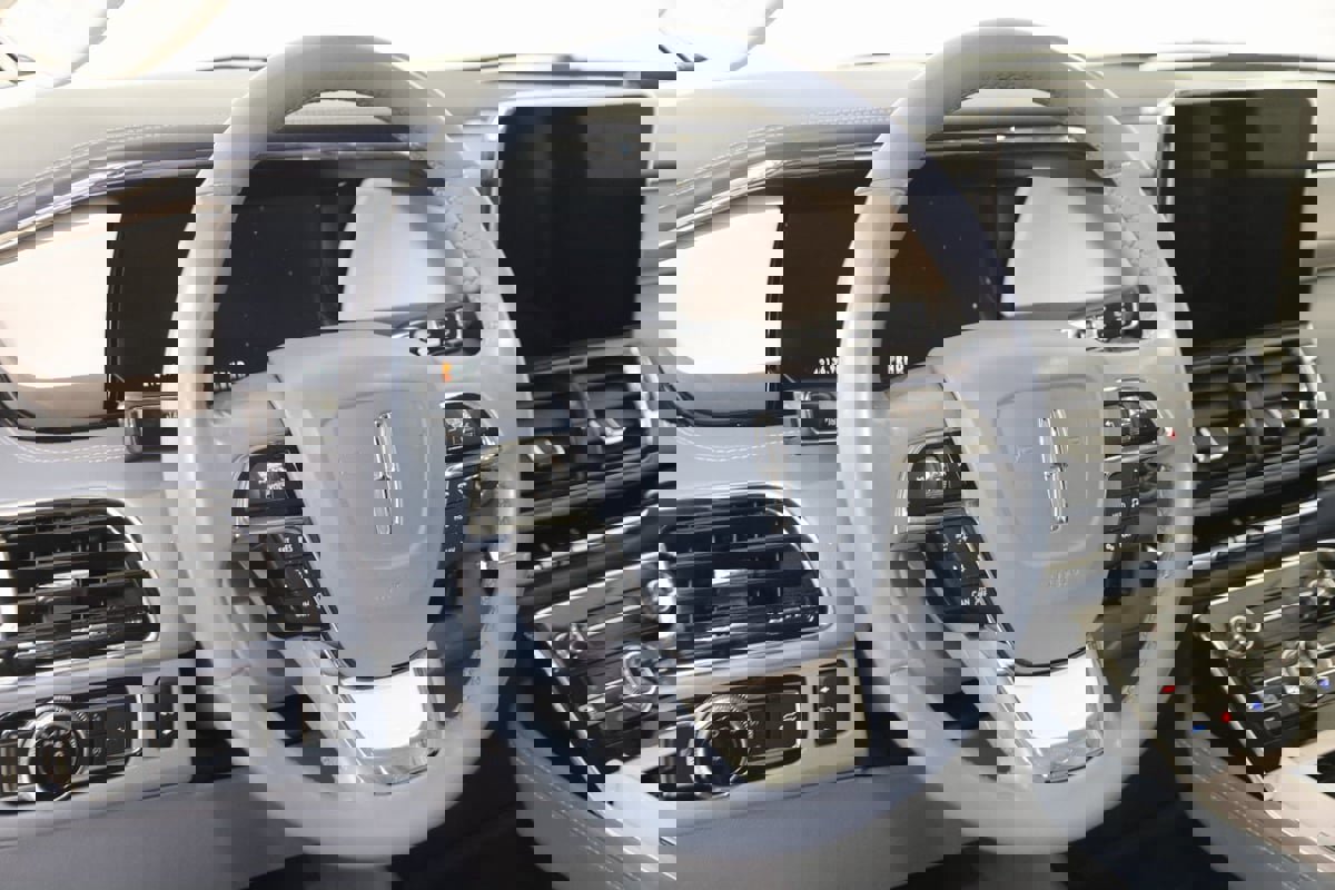 Used 2021 Lincoln Navigator L Black Label AWD/4WD image 6