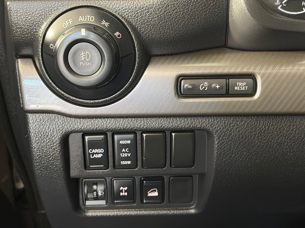 Used 2022 Nissan Titan PRO-4X w/ Pro-4x Convenience Package image 24