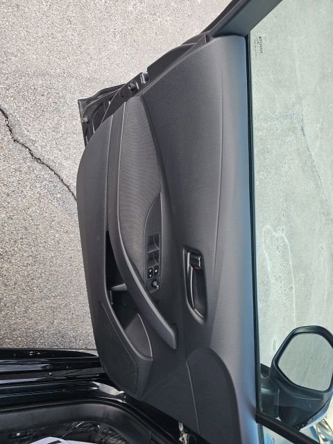 Used 2024 Toyota Corolla LE image 29