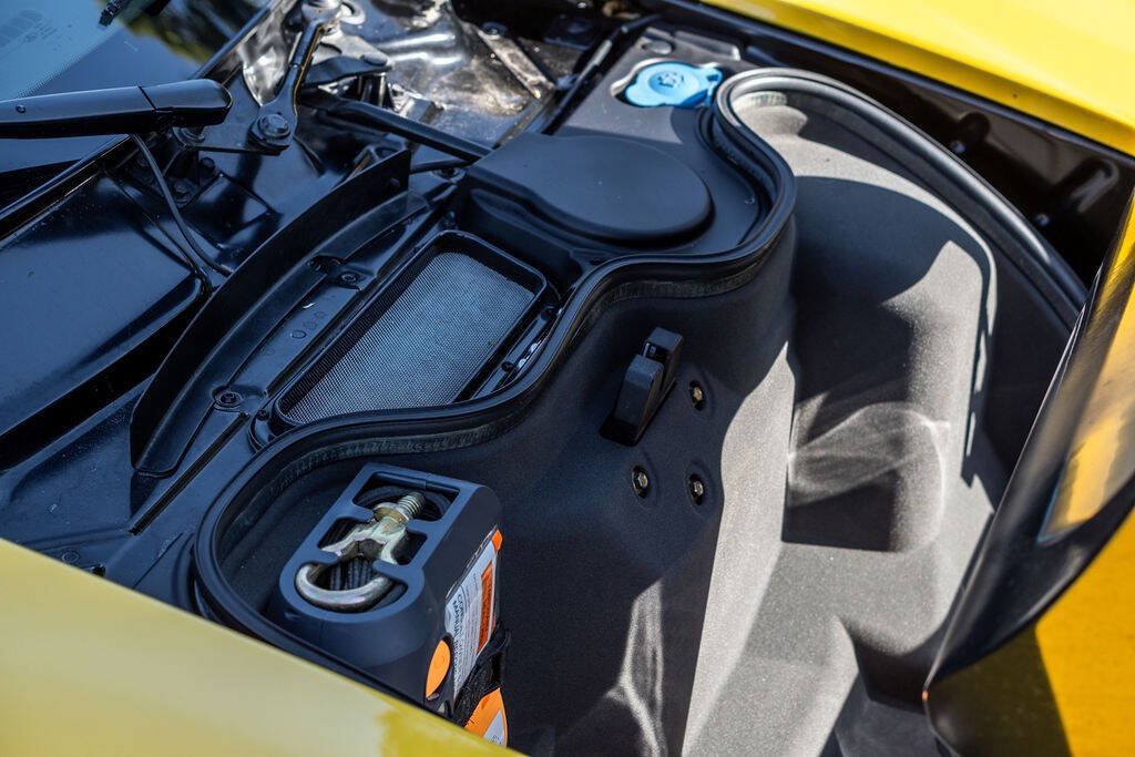 Used 2006 Ford GT RWD image 51