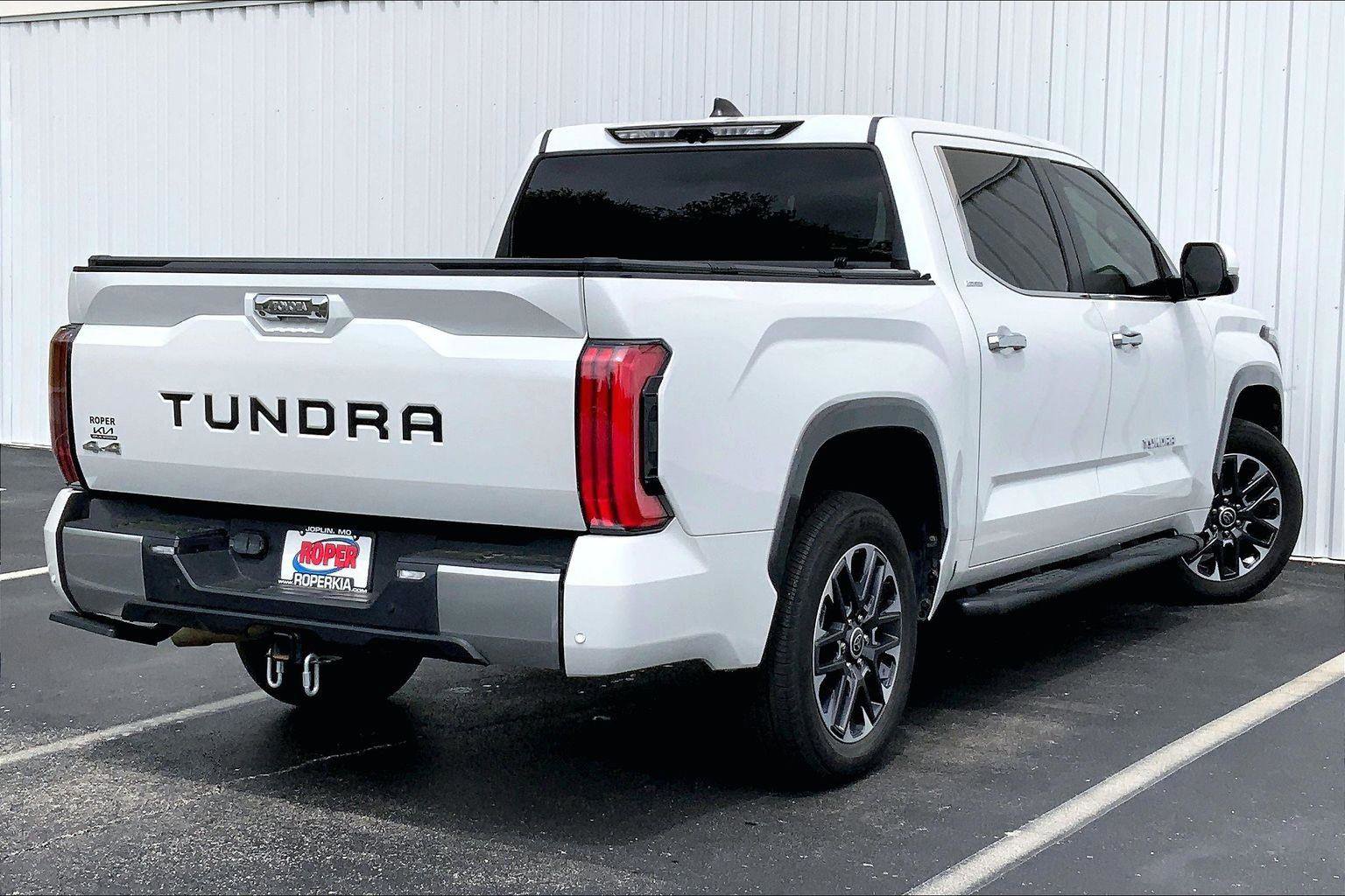 Used 2024 Toyota Tundra Limited AWD/4WD image 11