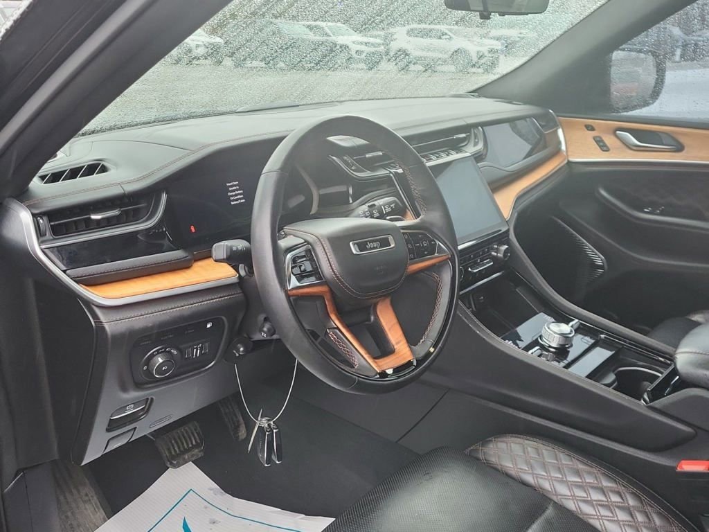 Used 2022 Jeep Grand Cherokee Summit image 9