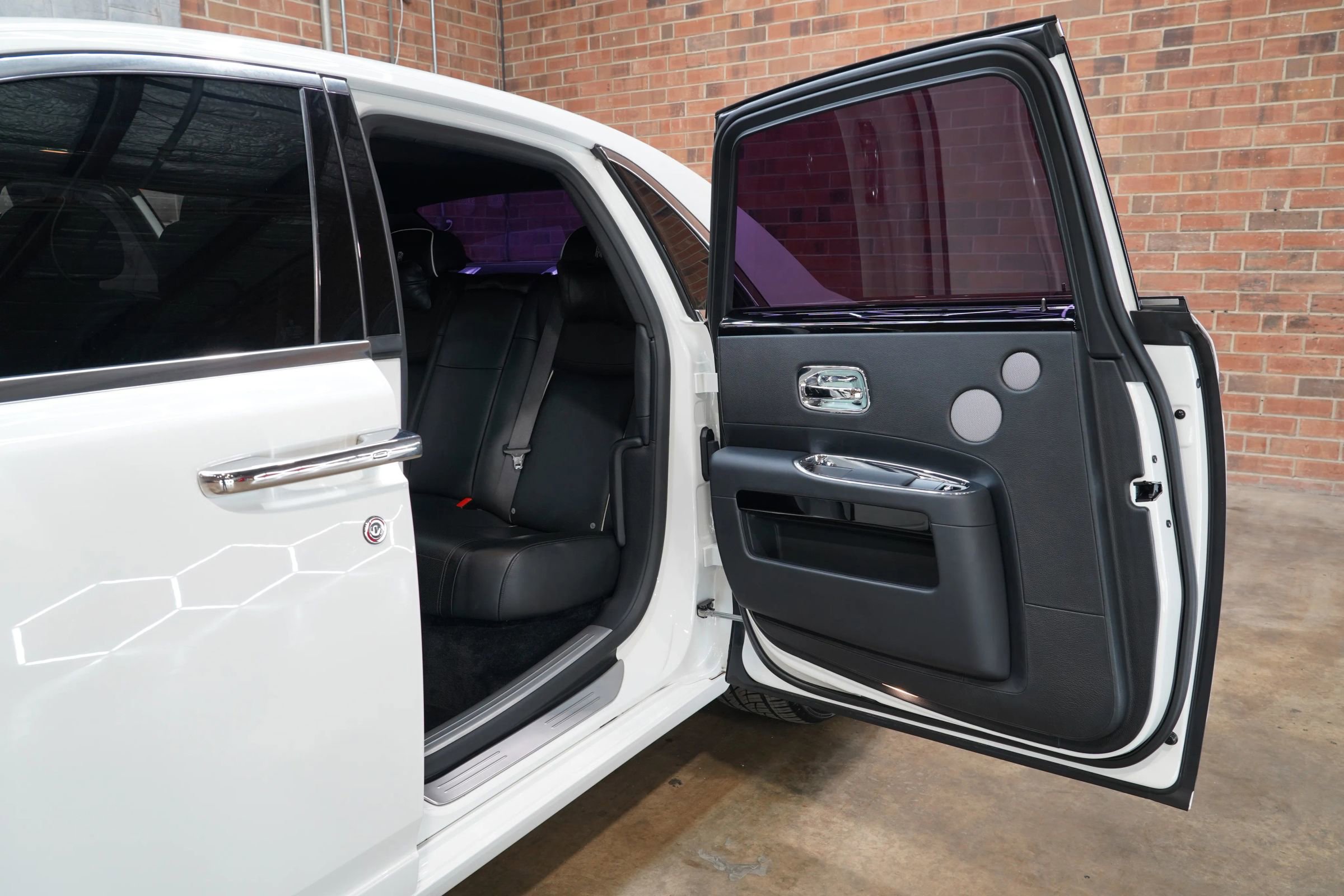 Used 2015 Rolls-Royce Ghost image 41