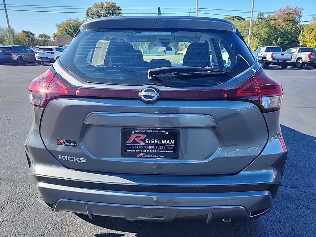 Used 2025 Nissan Kicks Play S image 4