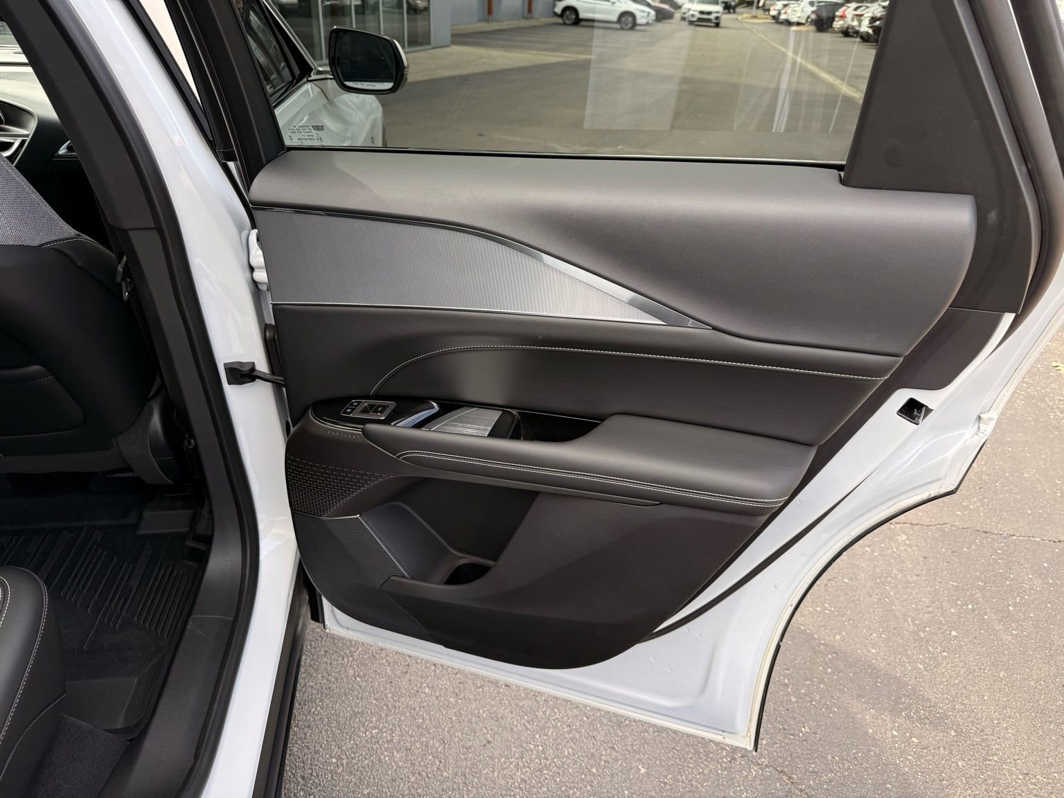 Used 2024 Cadillac Lyriq Tech image 33