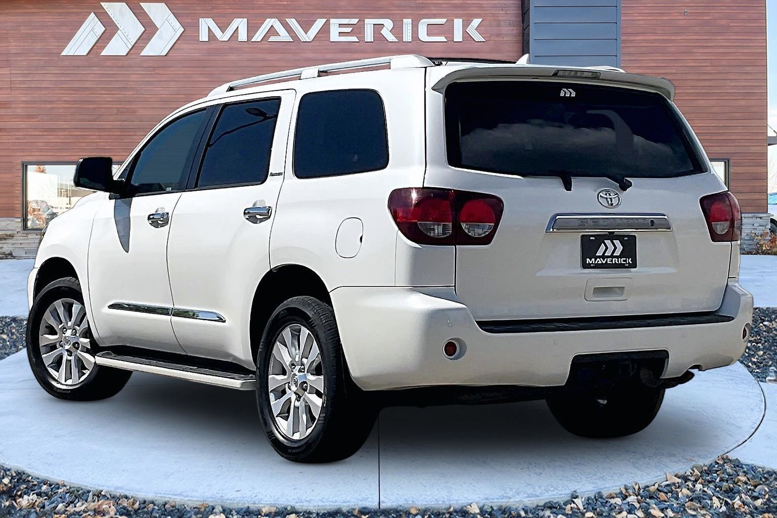 Used 2019 Toyota Sequoia Platinum AWD/4WD image 4