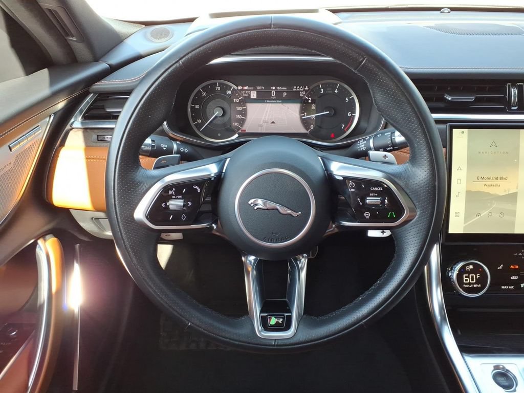 Used 2022 Jaguar XF R-Dynamic SE AWD/4WD image 16
