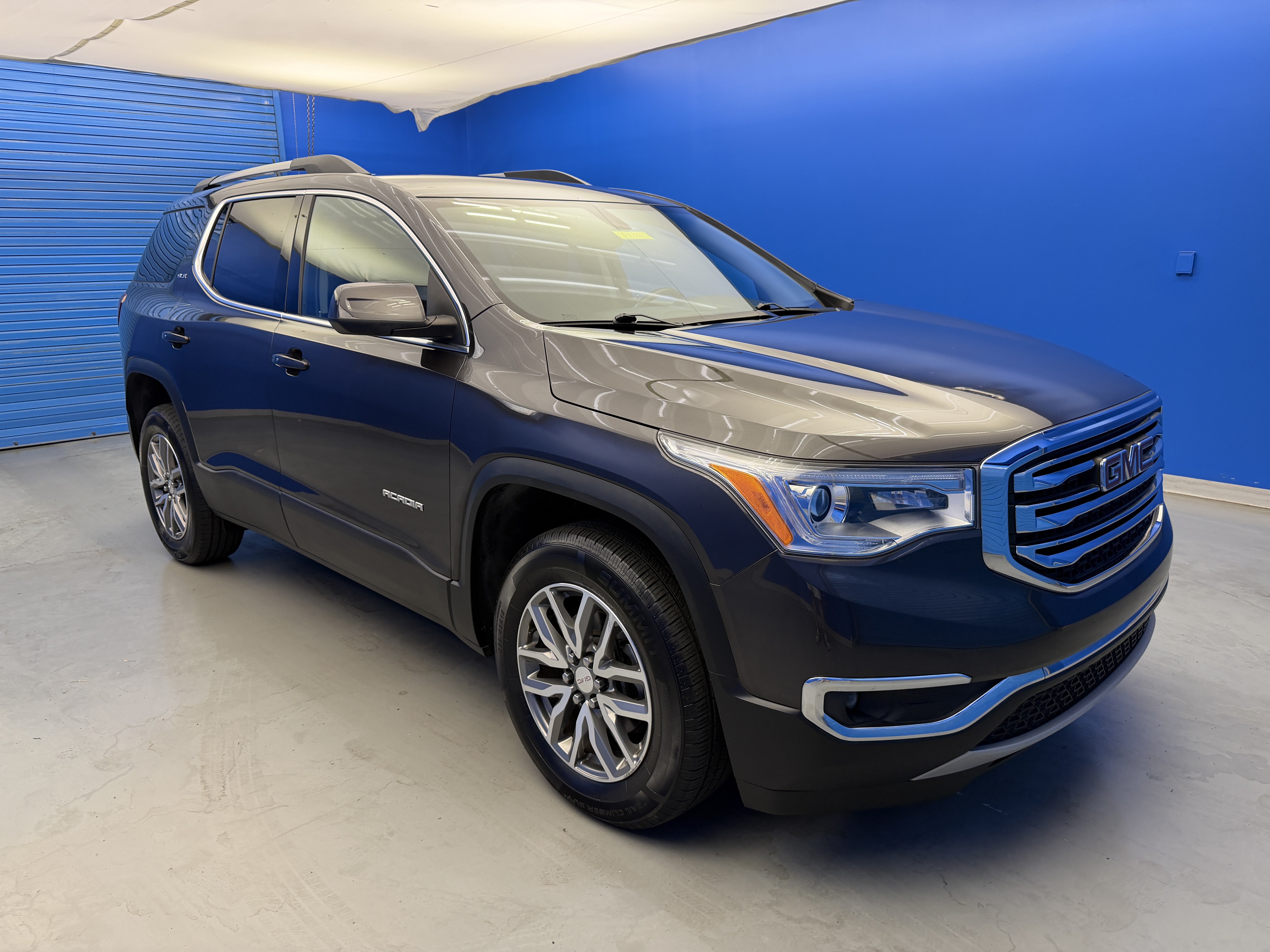Used 2019 GMC Acadia SLE w/ Driver Alert Package I FWD image 2