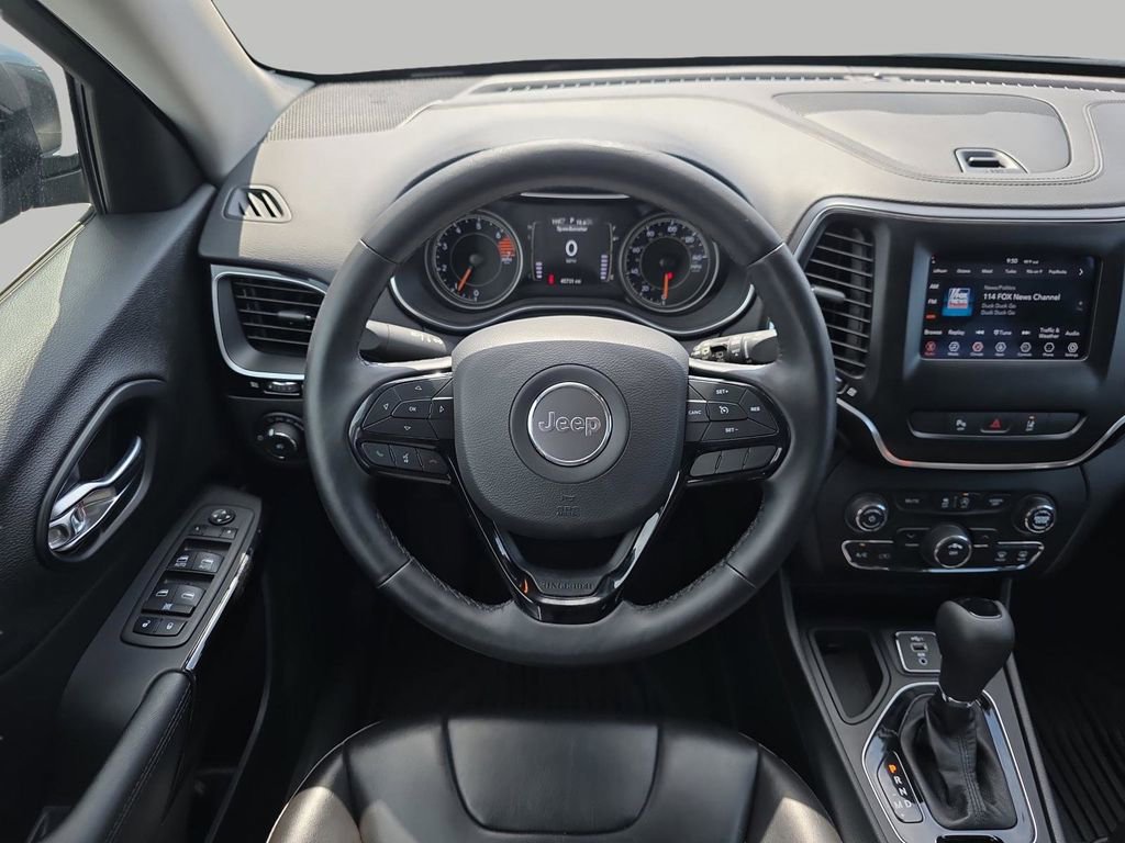 Used 2021 Jeep Cherokee Latitude Plus FWD image 12