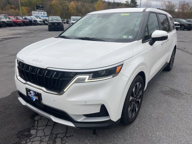 Used 2024 Kia Carnival EX image 10