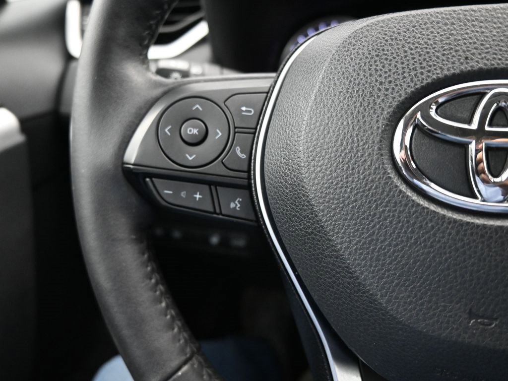 Used 2021 Toyota RAV4 XLE image 22