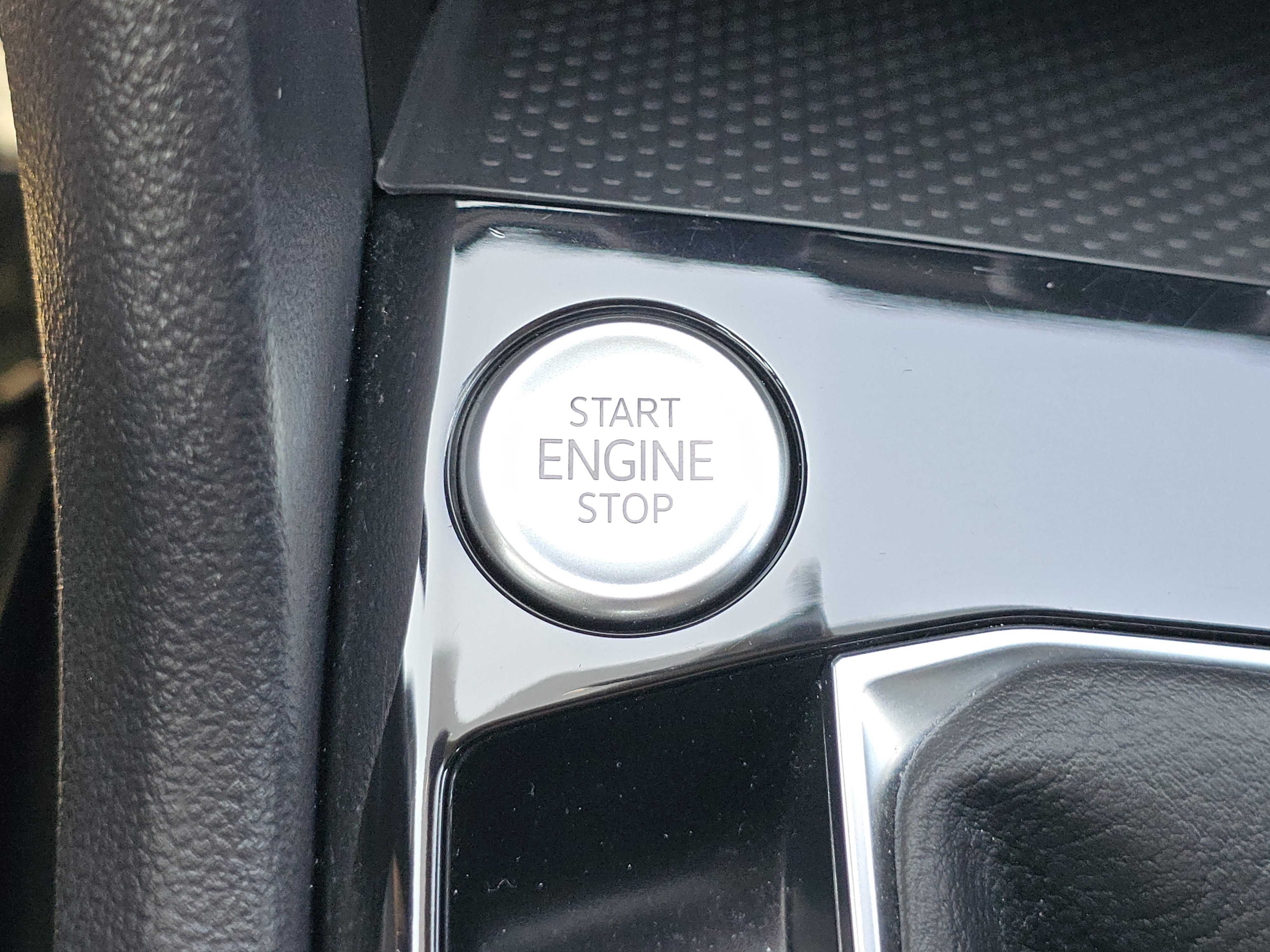 Certified 2024 Volkswagen Taos S FWD image 12