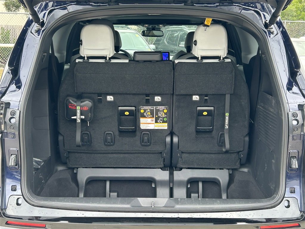Used 2025 Toyota Sienna XSE image 15