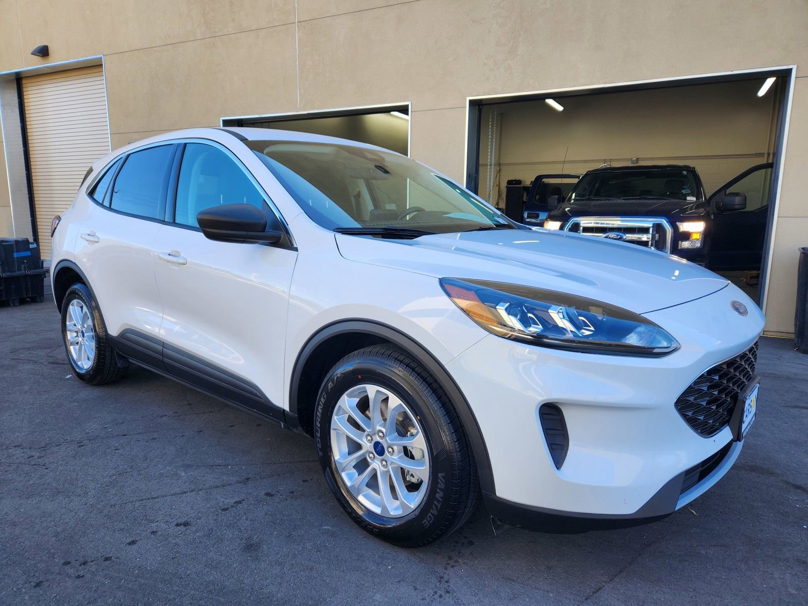 Used 2022 Ford Escape SE image 25