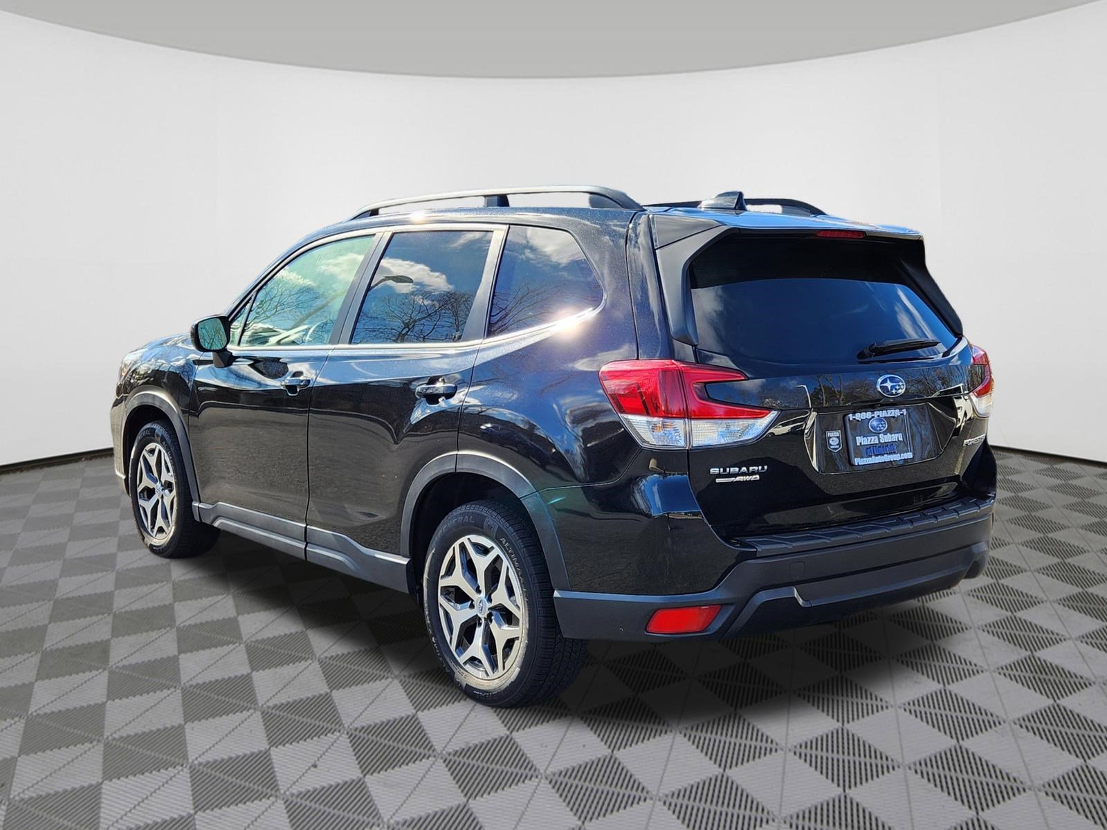 Used 2021 Subaru Forester Premium w/ Popular Package #1 image 3