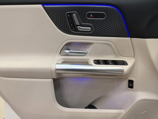 Used 2024 Mercedes-Benz GLA 250 4MATIC w/ Exclusive Package image 27