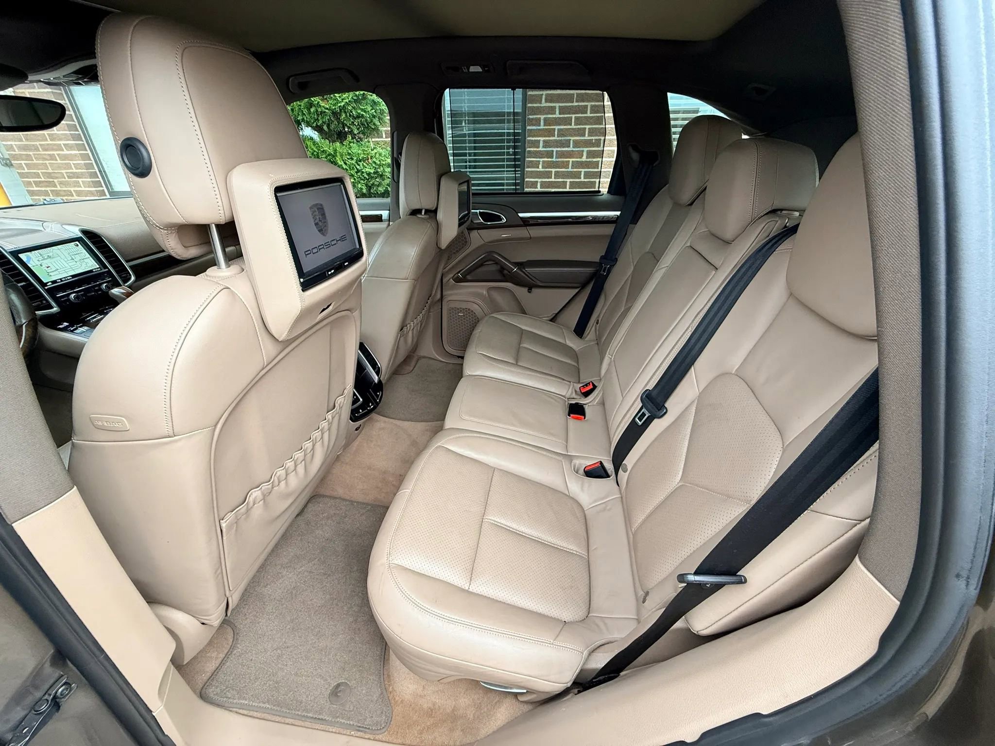 Used 2013 Porsche Cayenne S image 27