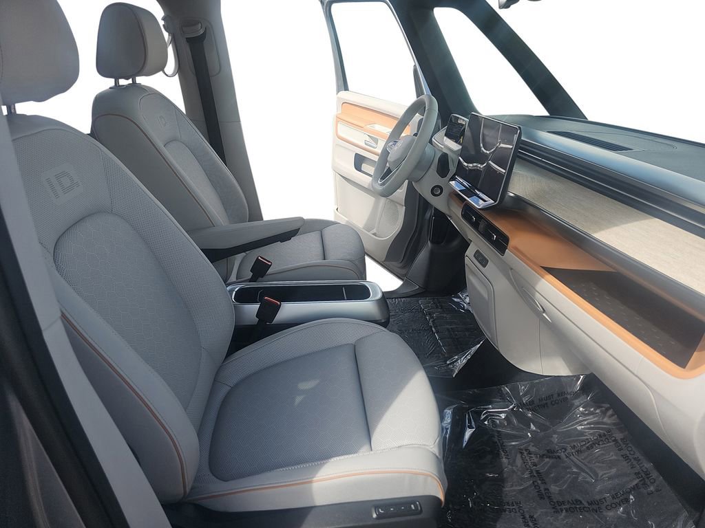 New 2025 Volkswagen ID. Buzz 1st Edition image 15