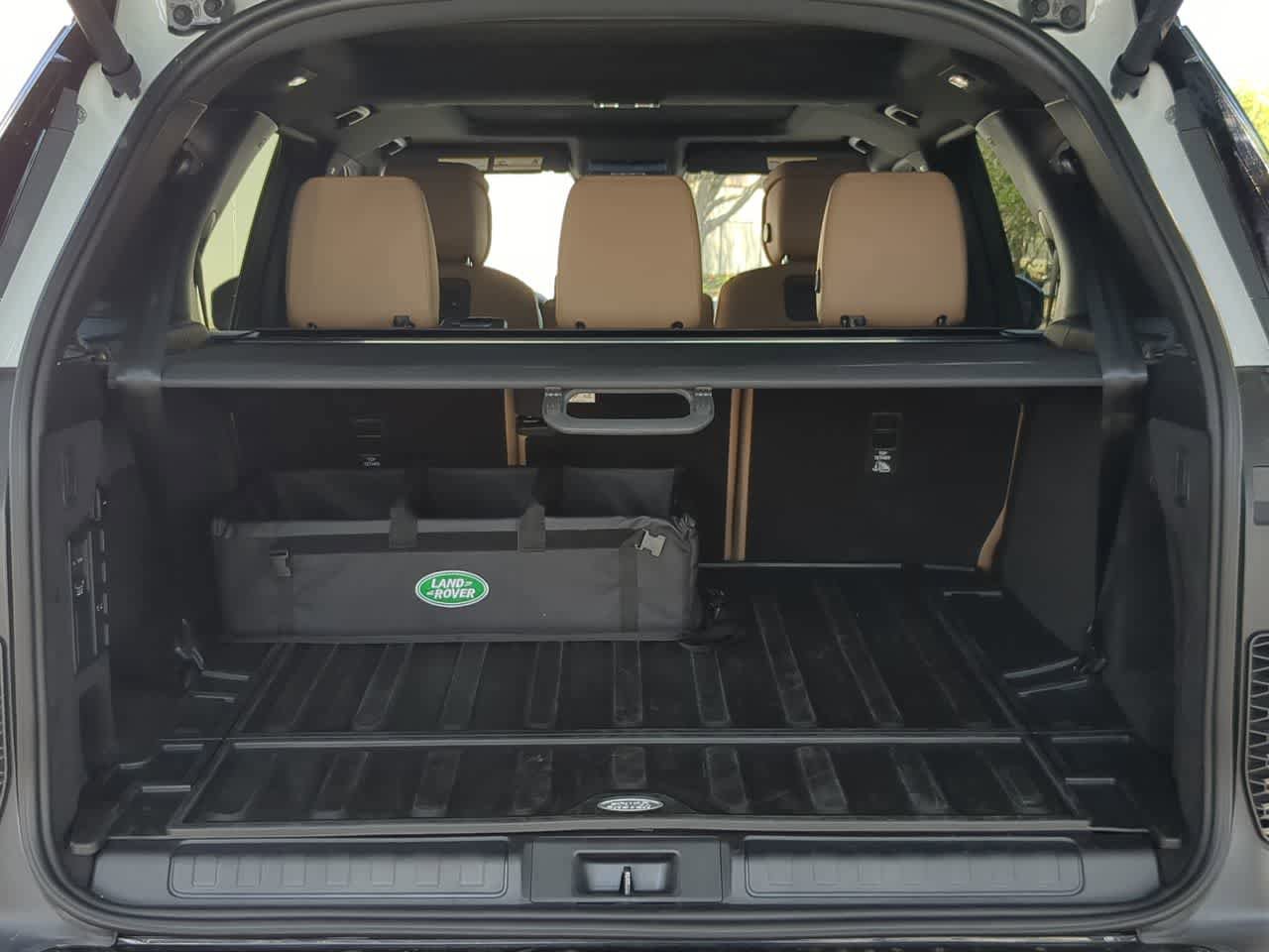 Used 2025 Land Rover Discovery Dynamic SE AWD/4WD image 35