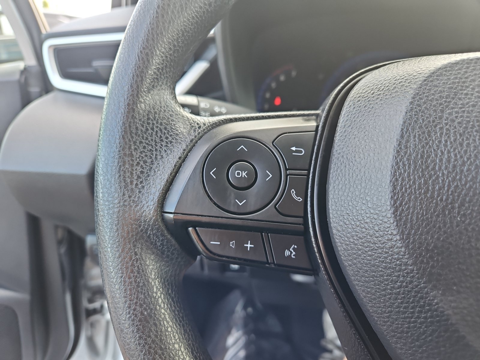 Used 2022 Toyota Corolla LE FWD image 22