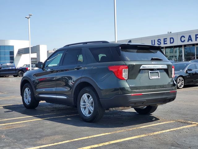 Used 2024 Ford Explorer XLT AWD/4WD image 2