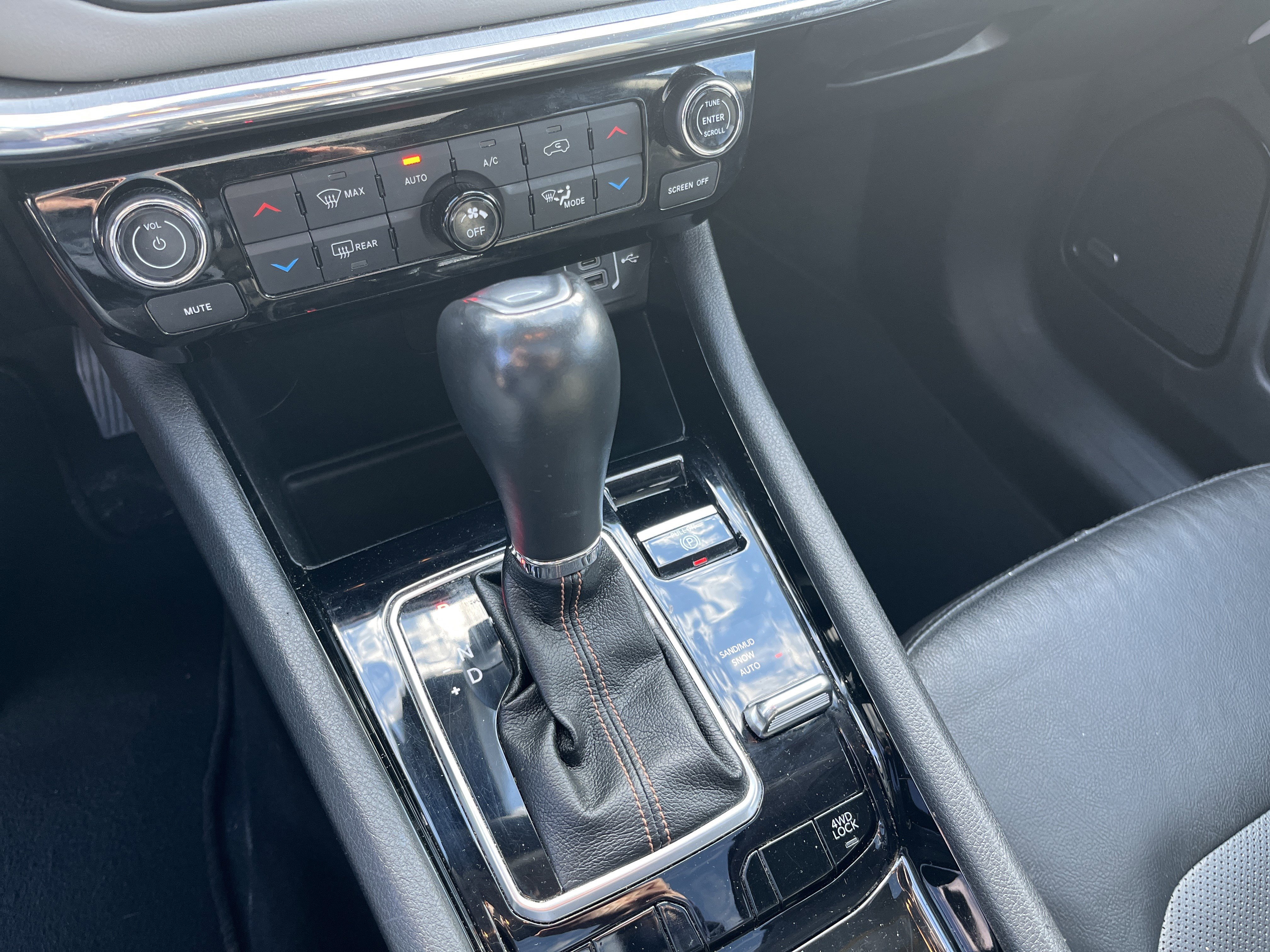 Used 2022 Jeep Compass Limited w/ Sun and Sound Group image 17