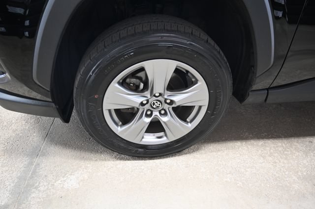 Used 2024 Toyota RAV4 XLE AWD/4WD image 30