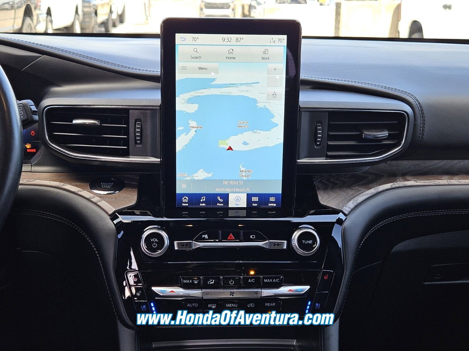 Used 2022 Ford Explorer Platinum w/ Technology Package image 19