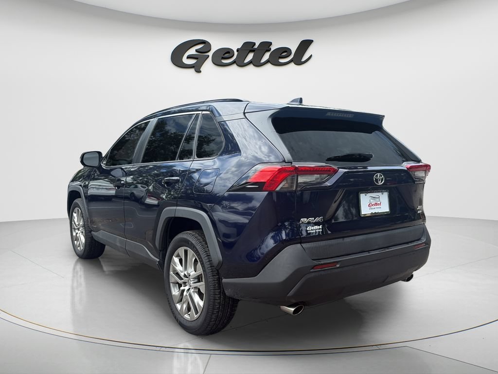 Used 2020 Toyota RAV4 XLE Premium AWD/4WD image 7