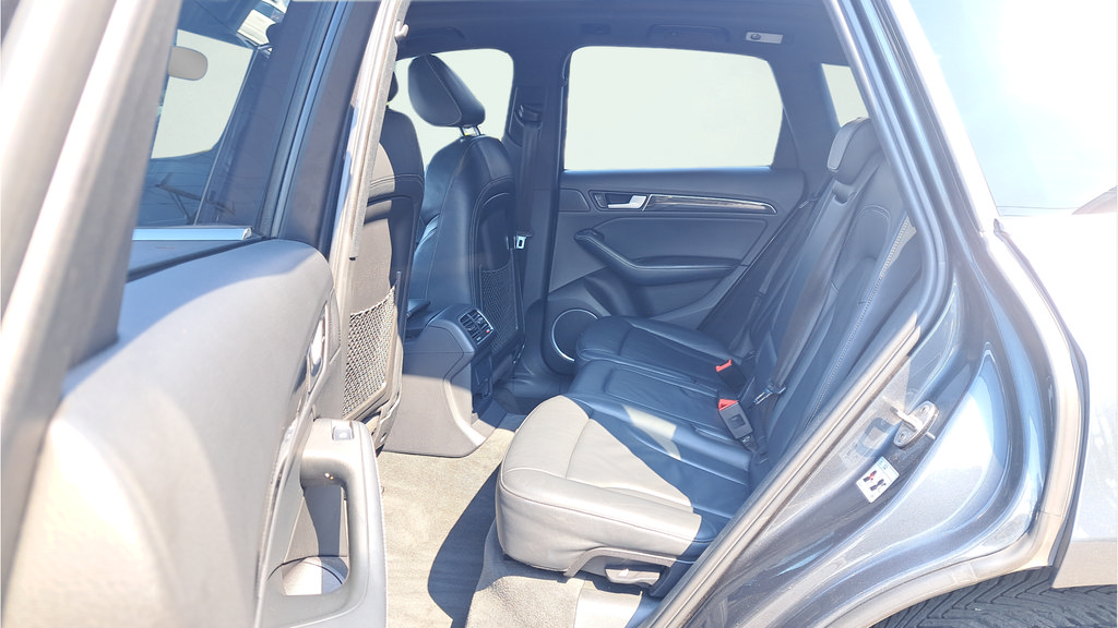 Used 2015 Audi SQ5 Premium Plus w/ Technology Package AWD/4WD image 12