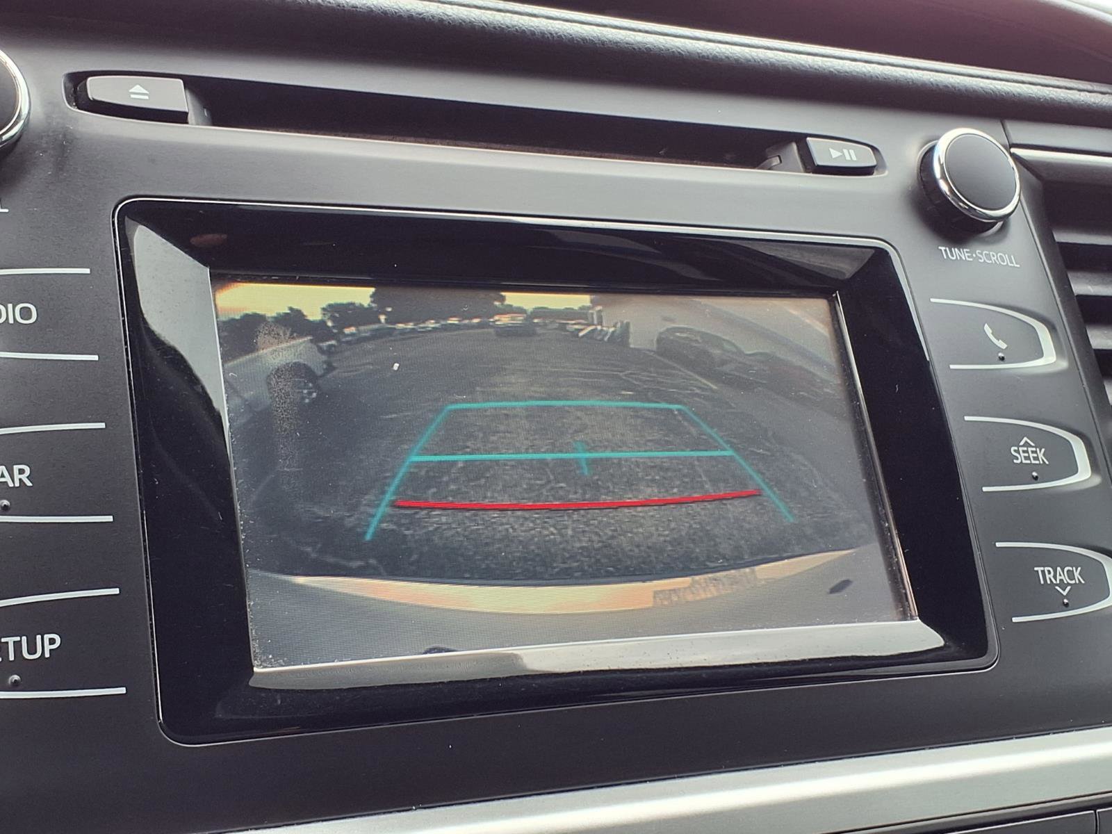 Used 2019 Toyota Highlander LE FWD image 9