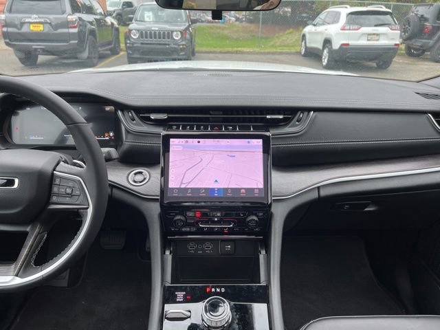 Used 2025 Jeep Grand Cherokee L Limited w/ Black Appearance Package image 26