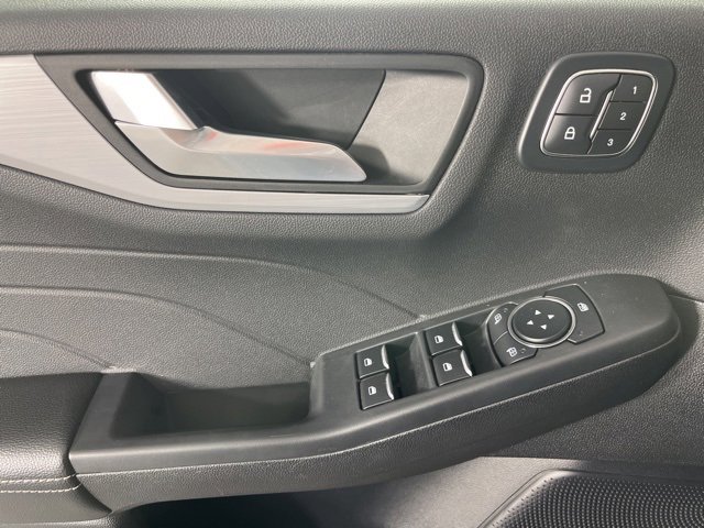 Used 2025 Ford Escape Platinum image 27
