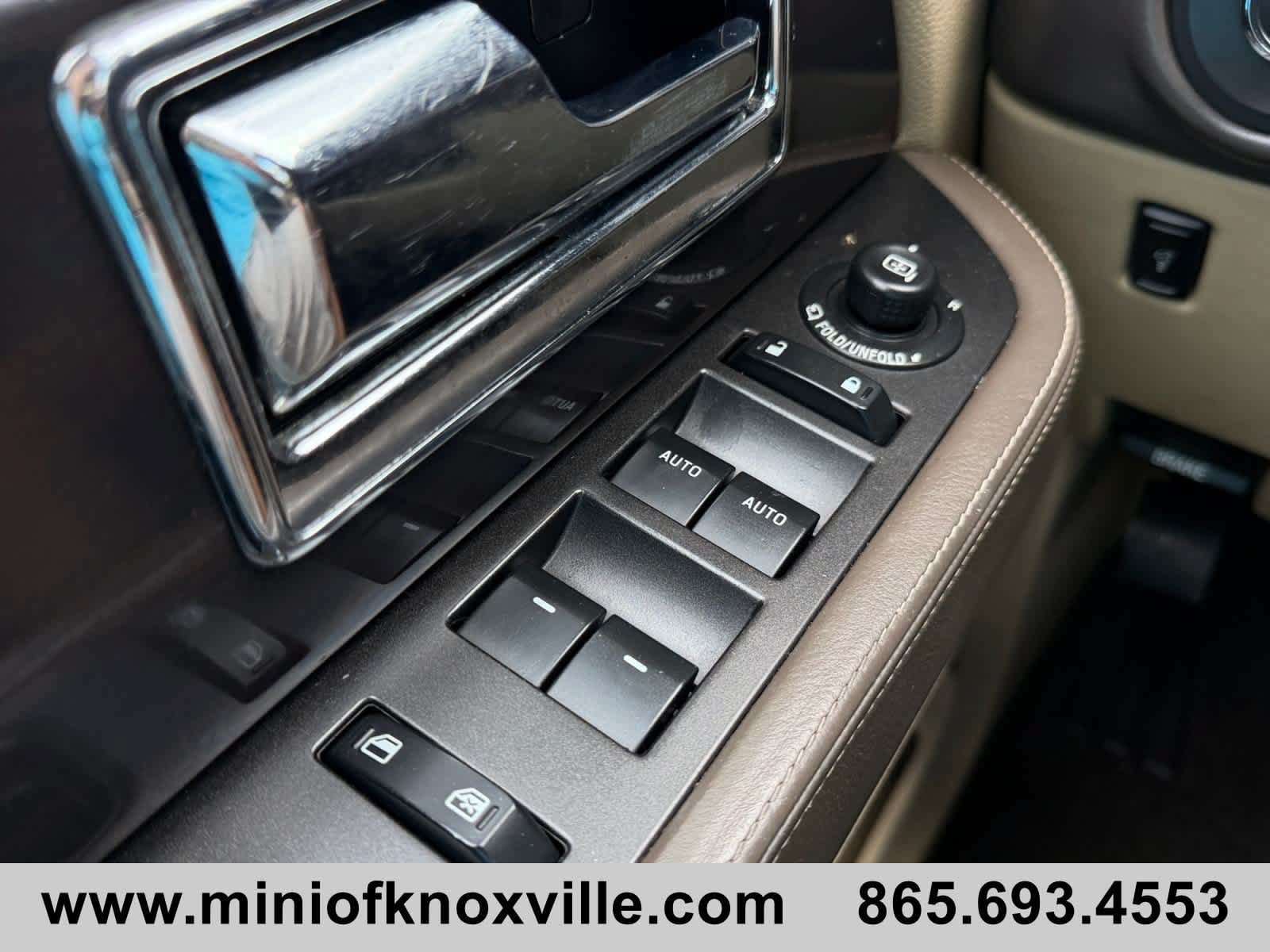 Used 2017 Lincoln Navigator Reserve AWD/4WD image 23