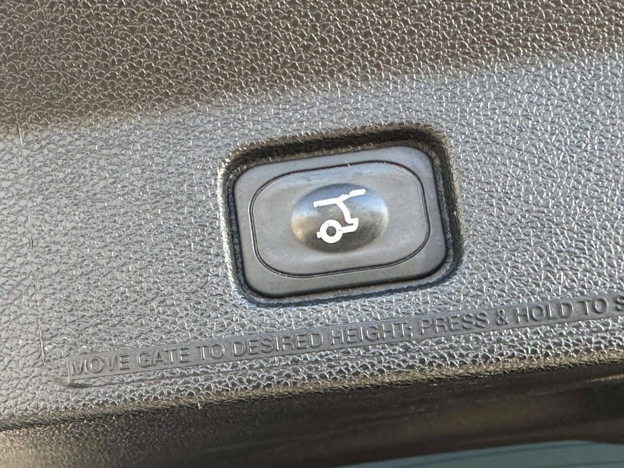 Used 2016 Ford Explorer XLT w/ Equipment Group 202A image 29